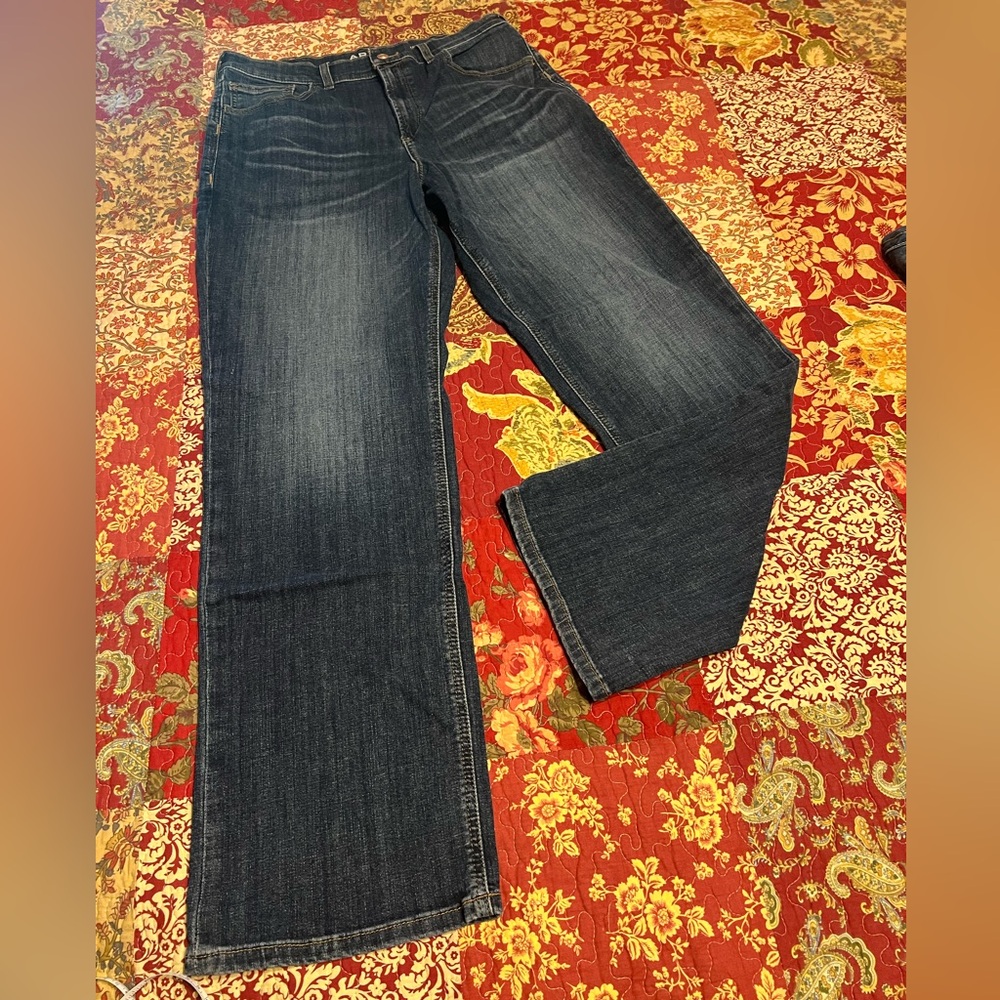 Ariat Women’s Jeans - Relaxed Straight / Ultra High Rise, size 33 regular
